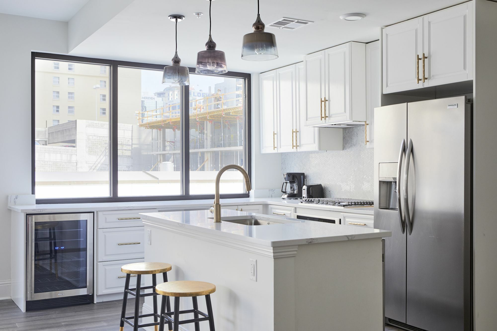 Bold 2br On Saint Charles Ave By Sonder Apartment