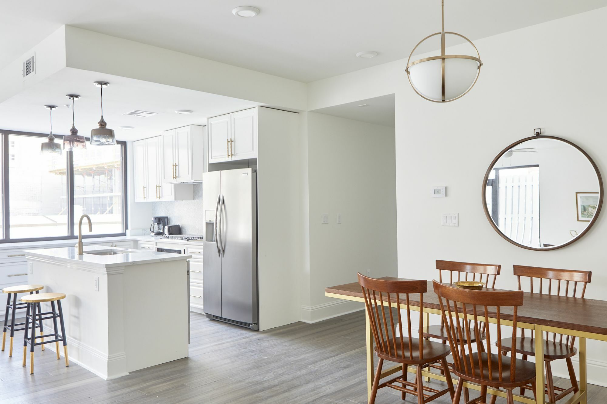 Bold 2br On Saint Charles Ave By Sonder *