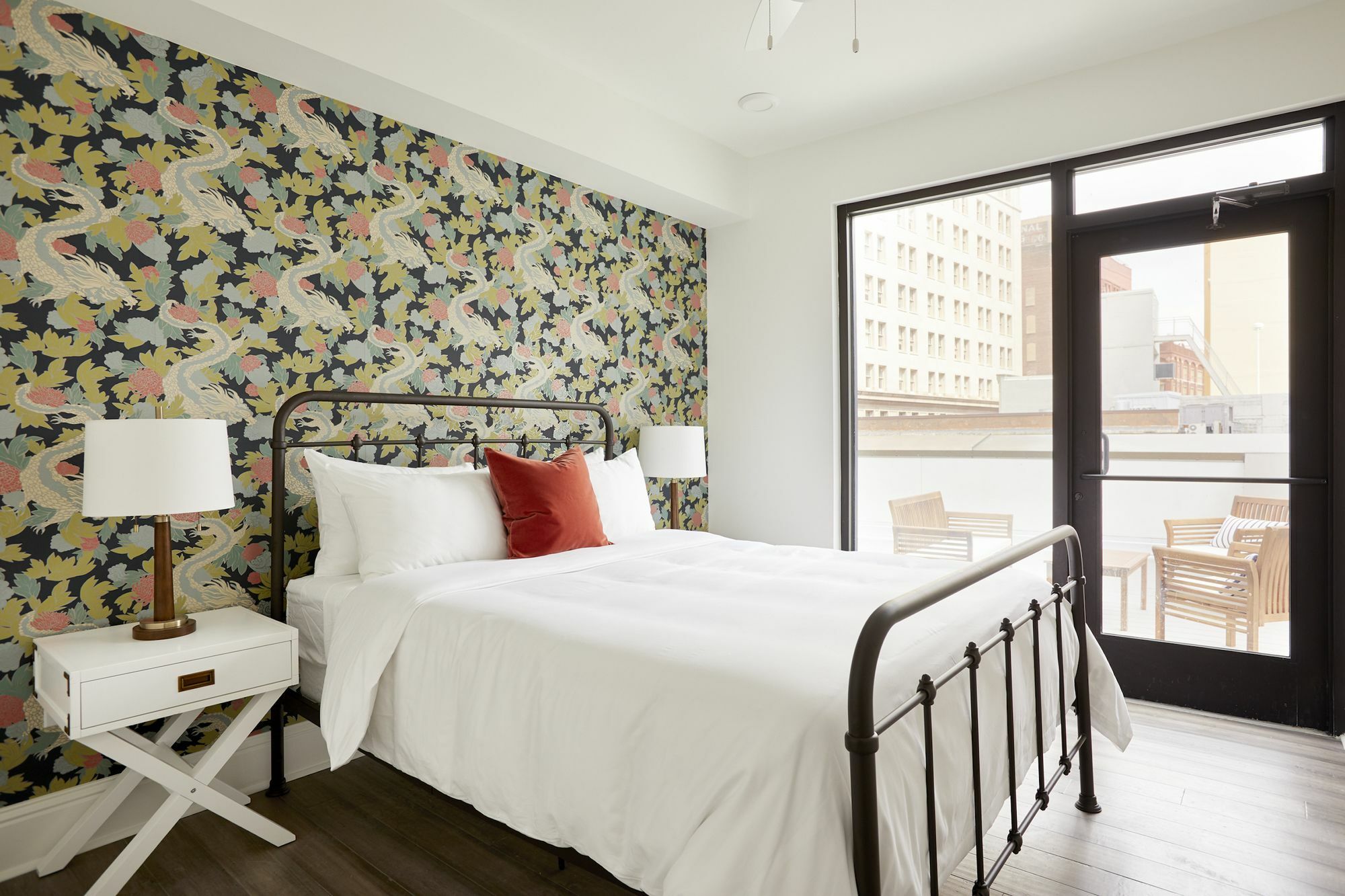 Bold 2br On Saint Charles Ave By Sonder New Orleans